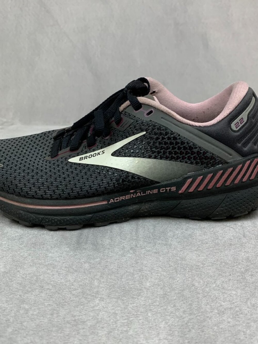 Brooks Womens Shoes Size 7.5 D Gray Pink Adrenaline GTS 22 Running 1203531D015